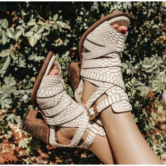 FREEBIRD By Steven Claw Leather Sandals White Python 9 - Picture 1 of 12